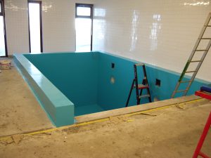 Example of a concrete pool before fitting the movable floor