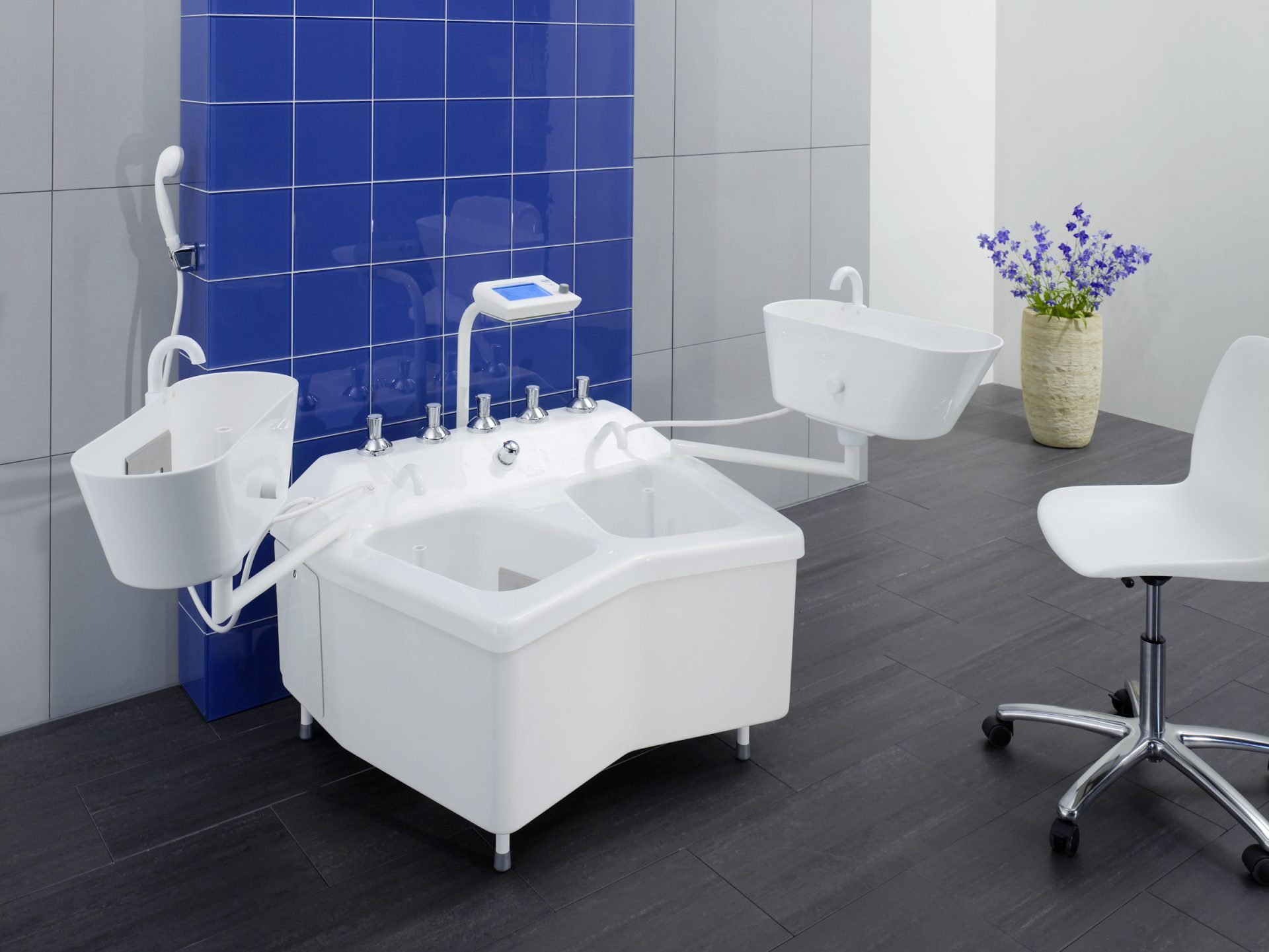 Four Cell bath Four Cell bath for passive hydrotherapy