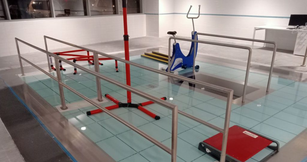Many advantages of a movable pool floor with underwater treadmill